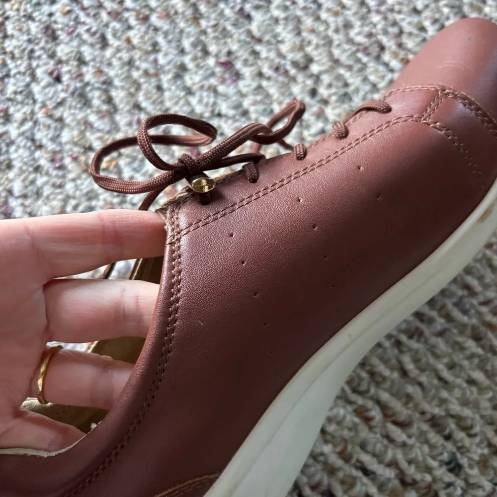 TRAQ by Alegria Shoes Men's Size 40 Low Top Sneakers Brown Cognac Leather Luxury